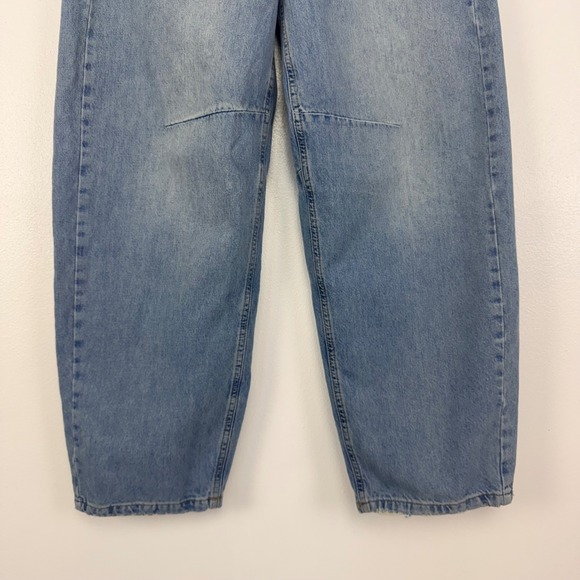 BDG Urban Outfitters Logan Buckle Baggy Barrel Jeans Womens 26 Light Wash - Picture 5 of 16